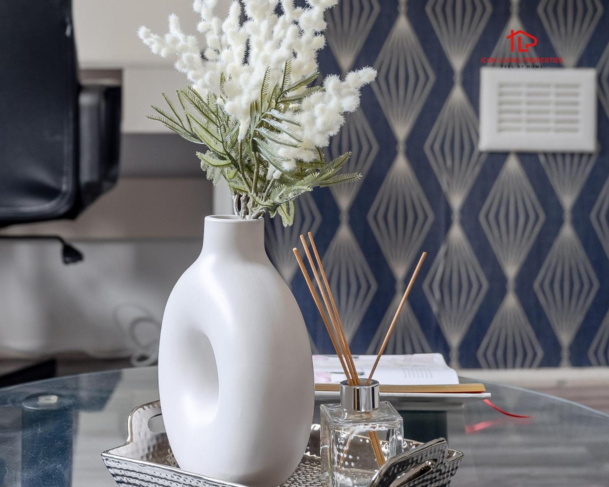 Spacious 1 Bed Flat For Contractors Leisure And Relocation Guests By Icon Living Properties Short Lets And Serviced Accommodation Barking Экстерьер фото